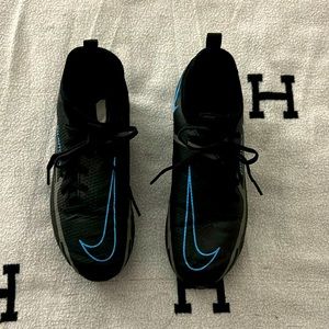 Nike phantom soccer cleats 2y